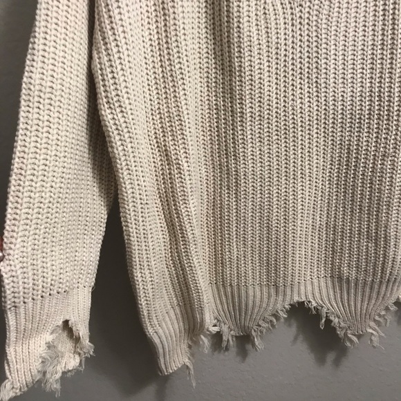 LF Stores NWT🎈Distressed Oversized sweater - Picture 5 of 7